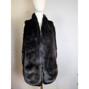 Tart Collections Black Faux Fur Vest Size S Plush Acrylic Open Front Cozy Layer